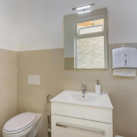 In Pjescana Uvala Mit Gemeinschaftspool * Pula