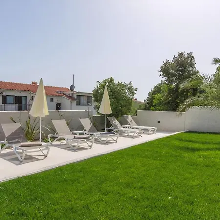In Pjescana Uvala Mit Gemeinschaftspool * Póla