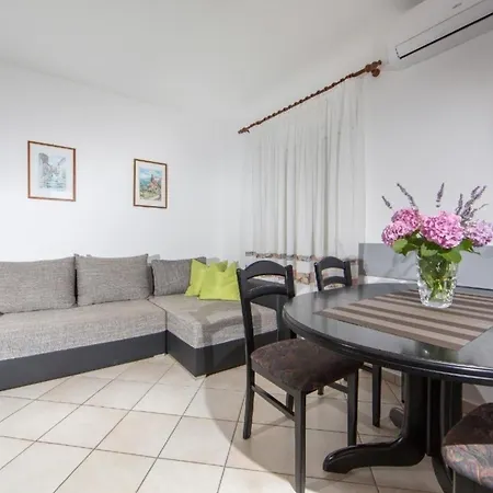 In Pjescana Uvala Mit Gemeinschaftspool Apartment Pula