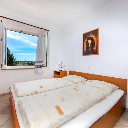 In Pjescana Uvala Mit Gemeinschaftspool Appartement